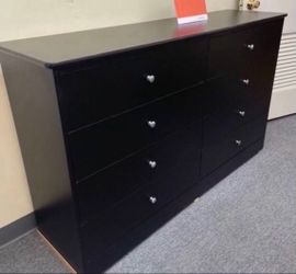 Eight drawers dresser