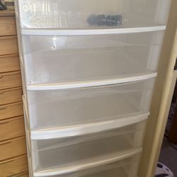 Cube Plastic Container 