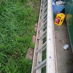 24ft Extension Ladder Fiberglass