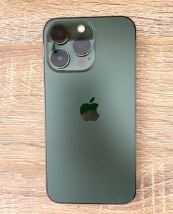 Apple iPhone 13 Pro Alpine Green 128gb UNLOCKED with case
