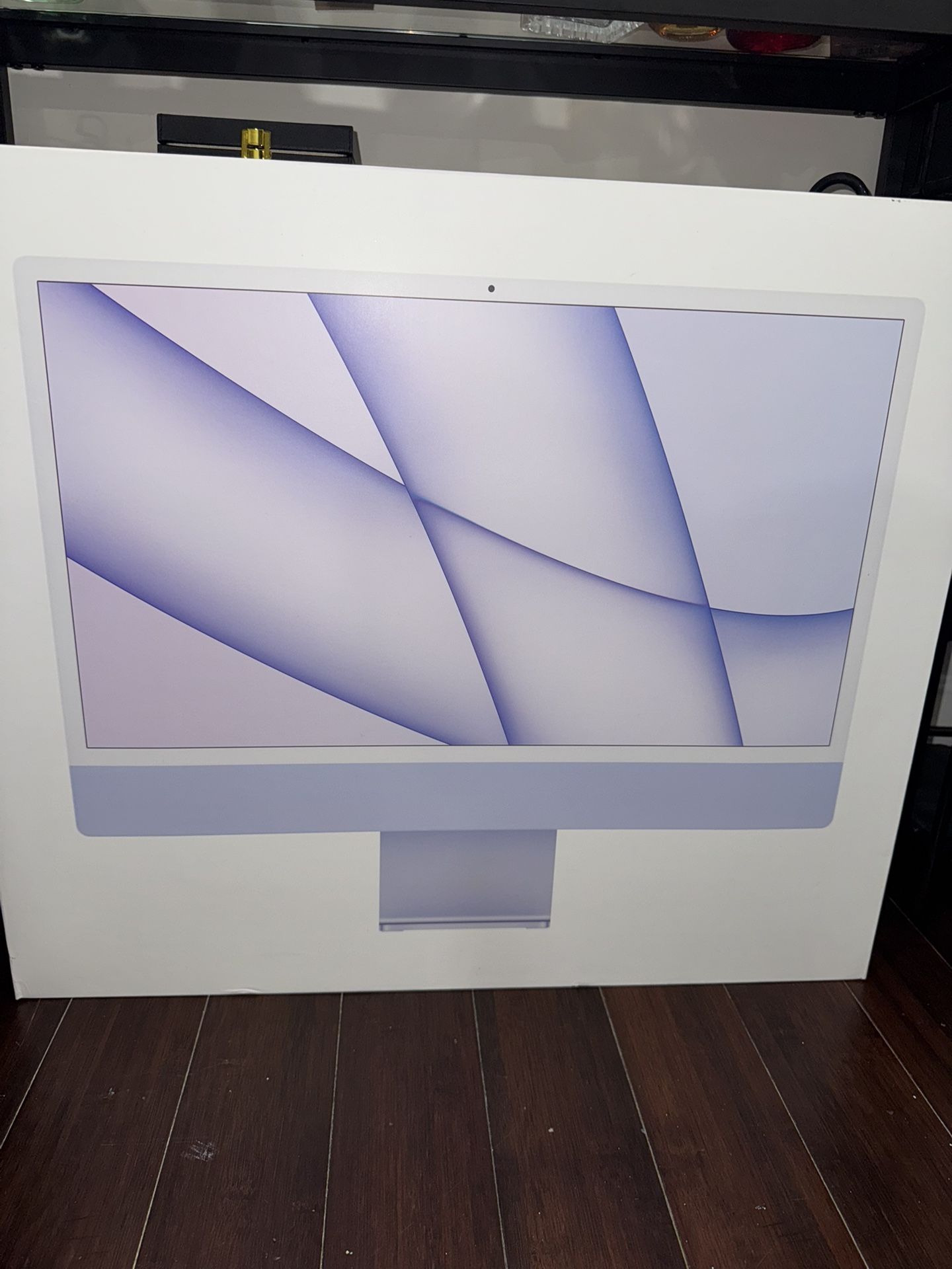 iMac 24" (2021, M1, 8GB/256GB, Purple, Retail: $1,400)