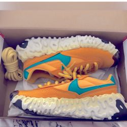 Women size 7 or Mens size 5.5 Nike sneakers