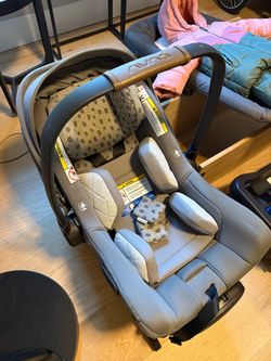 Nuna Pipa car seat & base
