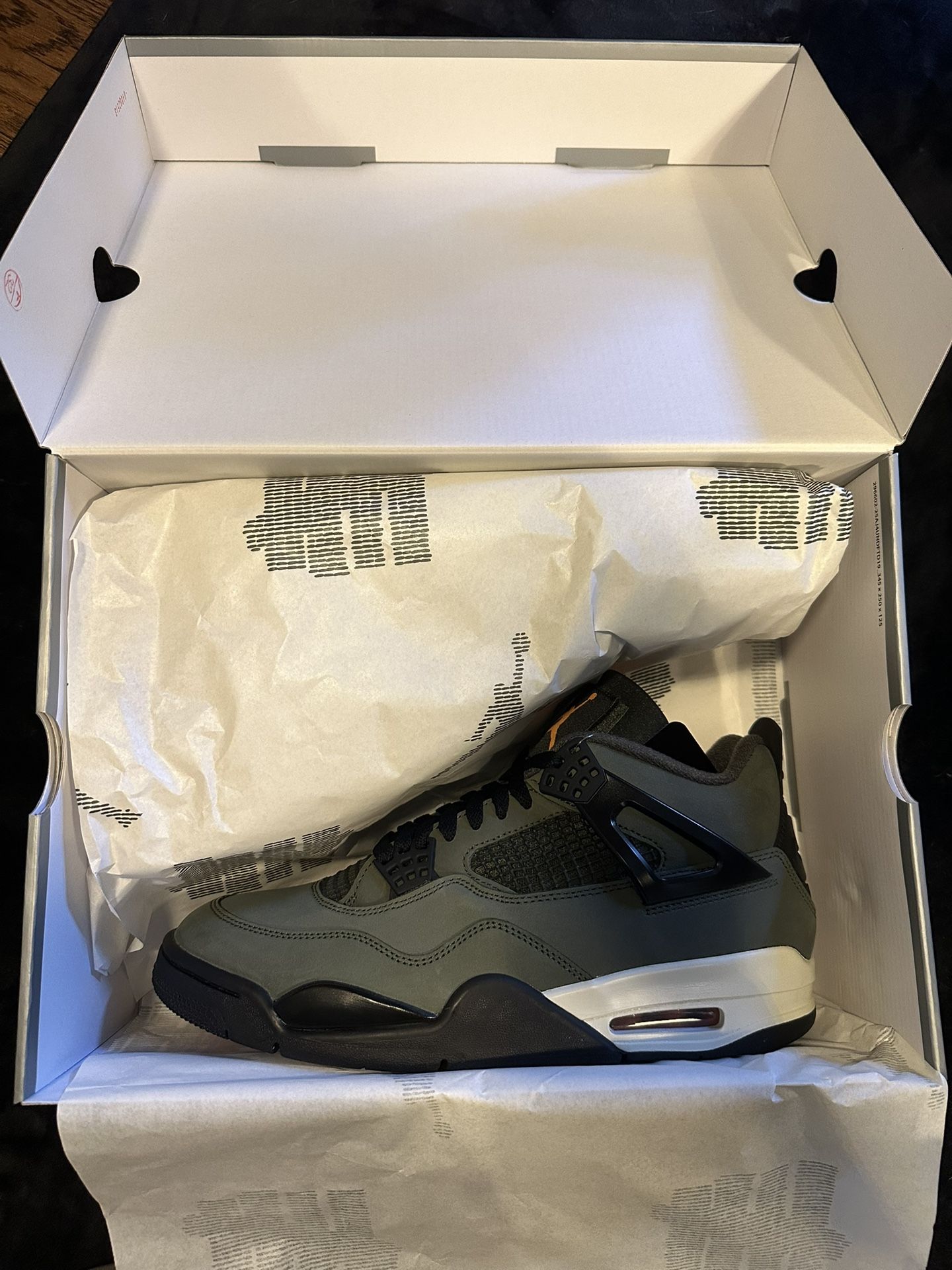 Jordan 4 Undefeated Size 10.5