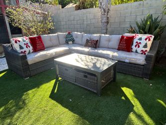 Patio furniture outdoor new in the box