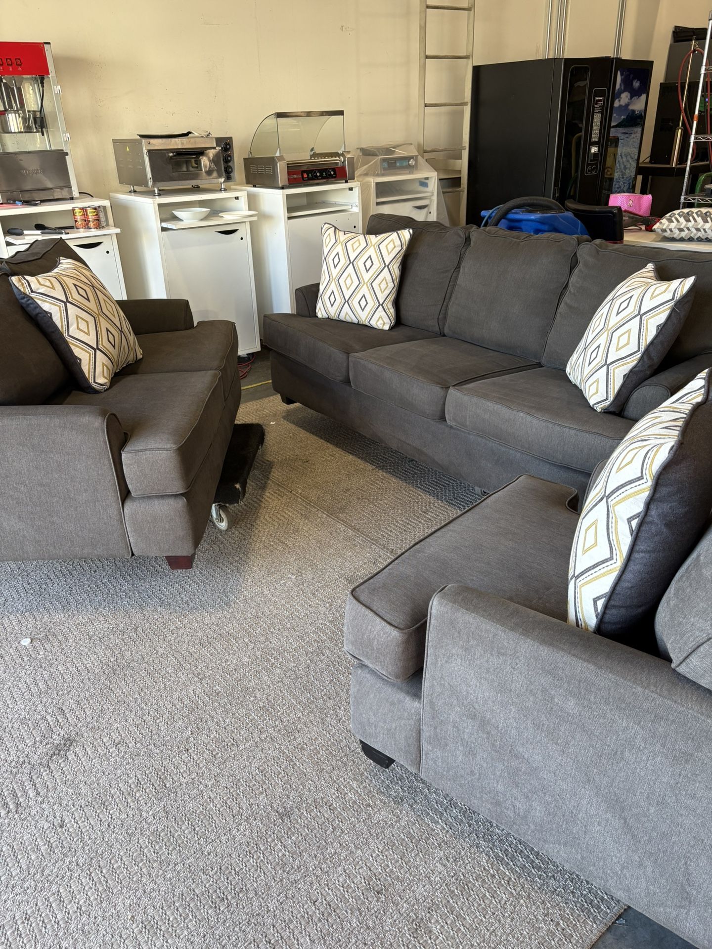 Couch set