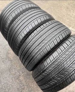 235 55 19 Michelin tires Con Excelente calidad Las 4