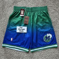 MITCHELL AND NESS NBA FADEAWAY SWINGMAN BASKETBALL SHORTS DALLAS MAVERICKS 1998 MENS SIZE XL GREEN BLUE NEW