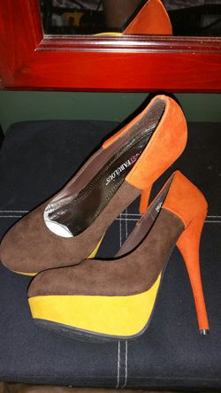 New multi colored heels (sz7)