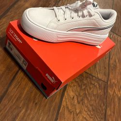 Women’s Puma Kaia 2.0 CV  Size 9