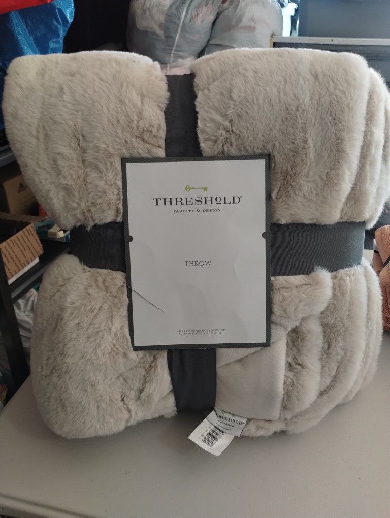 New Threshold Throw $13