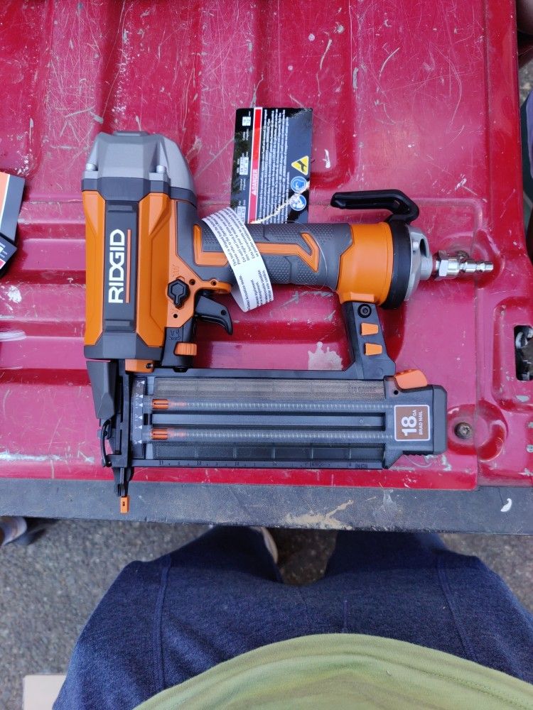 18 GA NAILER. NEW