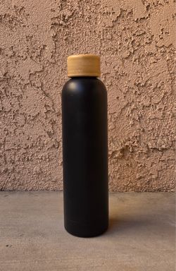 Matte Black Stainless Steel Water Bottle with Bamboo Lid