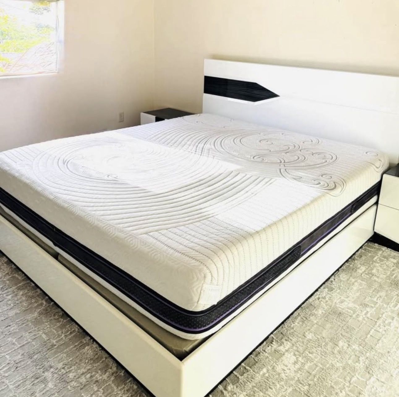 Serta iComfort Memory foam King Size Mattress
