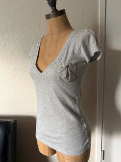 Gilly Hicks Sydney by Abercrombie & Fitch t-shirt v-neck top small