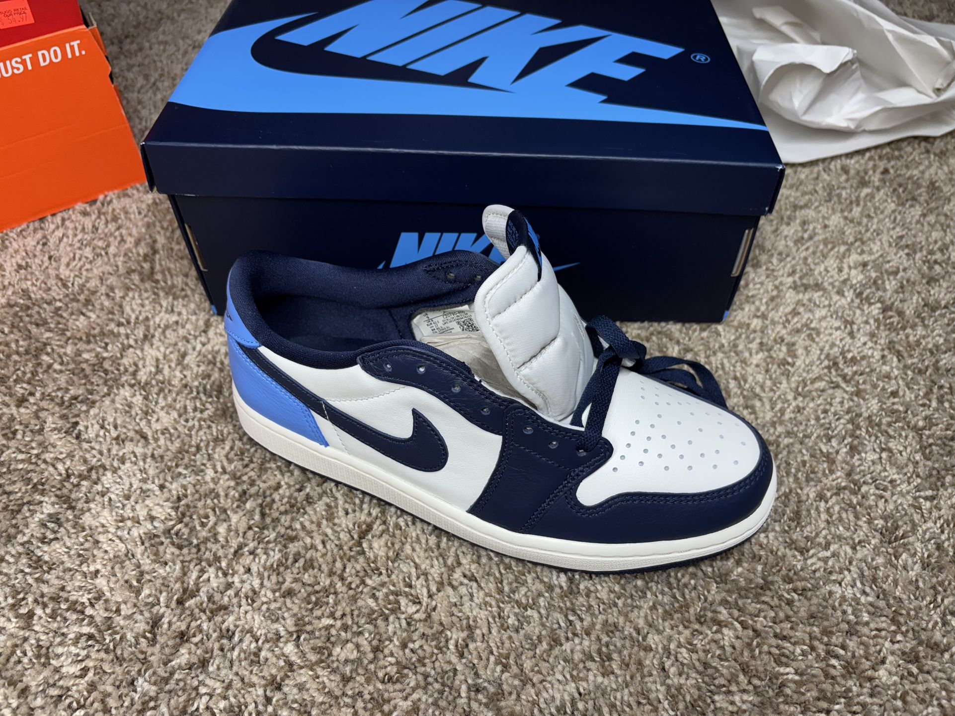 Air Jordan 1 Retro Low OG Size 9