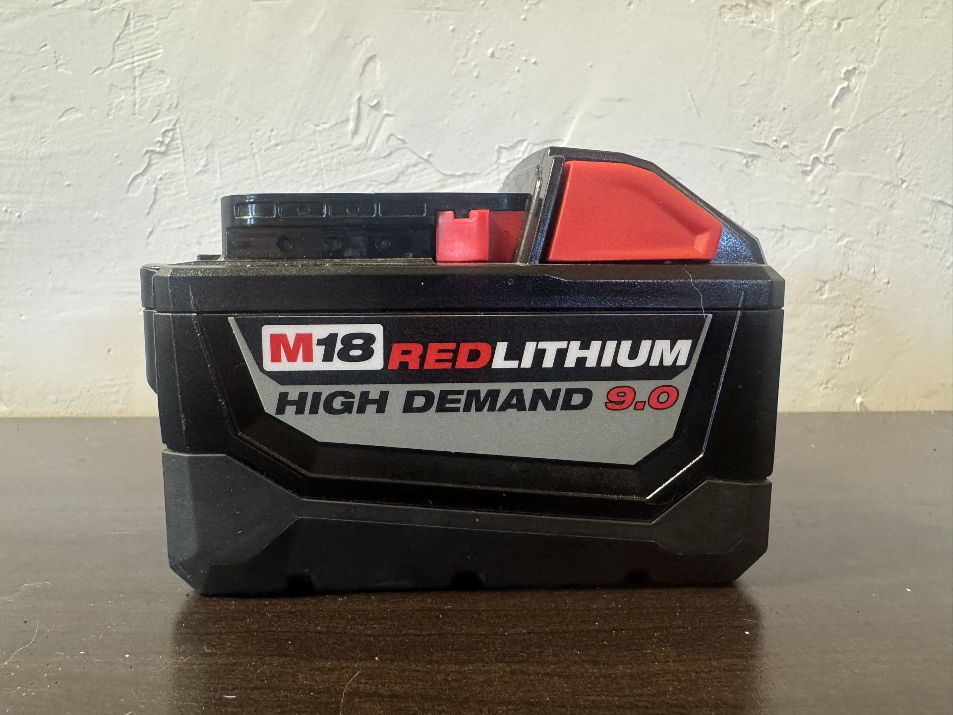 New Milwaukee M18 9.9 HD M18 Battery