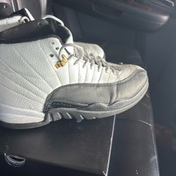 Air Jordan 12 (Taxi color way)
