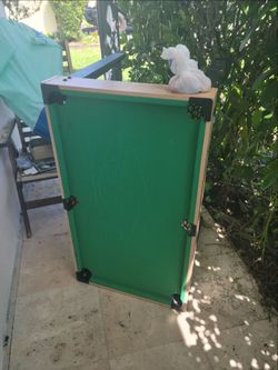 mini pool table