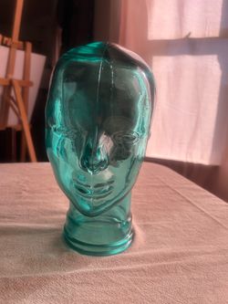 They’ll be seeing green; Vintage 90s Emerald Green Glass Mannequin Head: