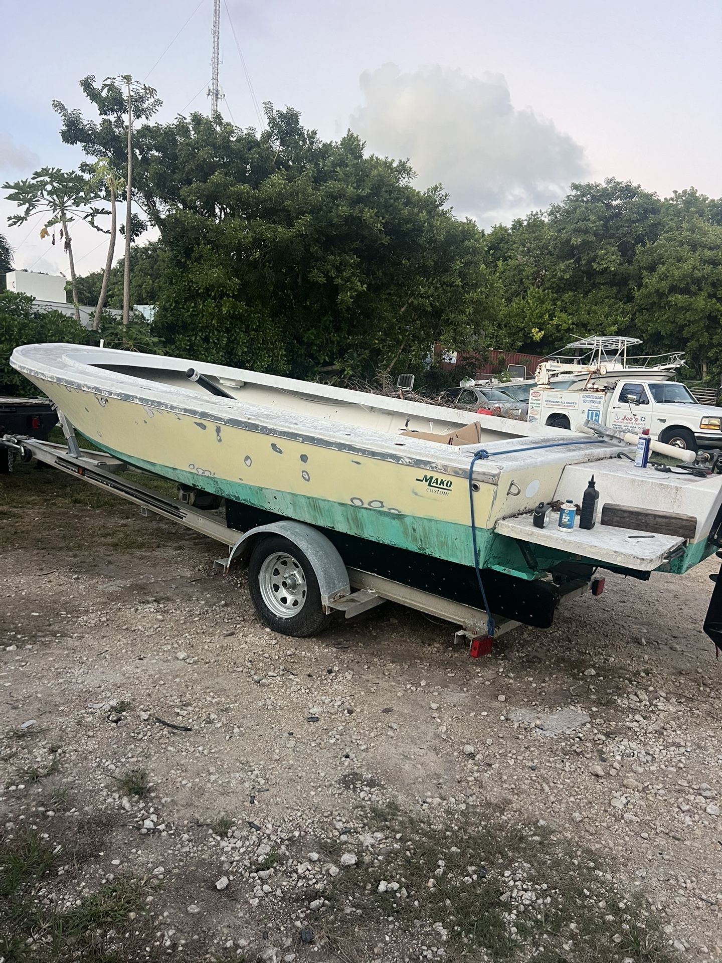 Classic Mako 19