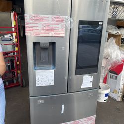  Samsung 35.75 in. W 26.5 cu. ft. 3-Door Family Hub French Door Smart Refrigerator in Stainless Steel