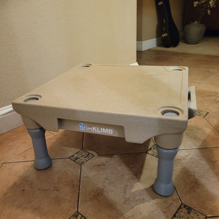 Climb Blue 9 Dog Training Platform. See Photos For Description.