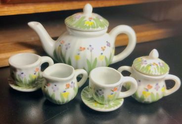 Mini, small, tiny vintage teapot set.