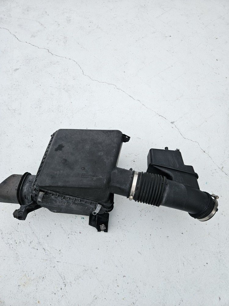 2011 Toyota Tundra 5.7l Oem Air Intake