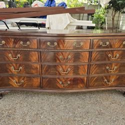 Henredon Vintage Dresser Set - Solid Wood Furniture