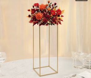 4 gold table centerpieces