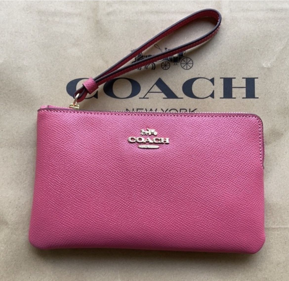 Coach Large Corner Zip Wristlet Gold Fuschia NWT