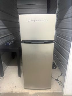 Refrigerator For sale