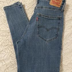 Levi’s 721 High Rise Skinny Jeans 
