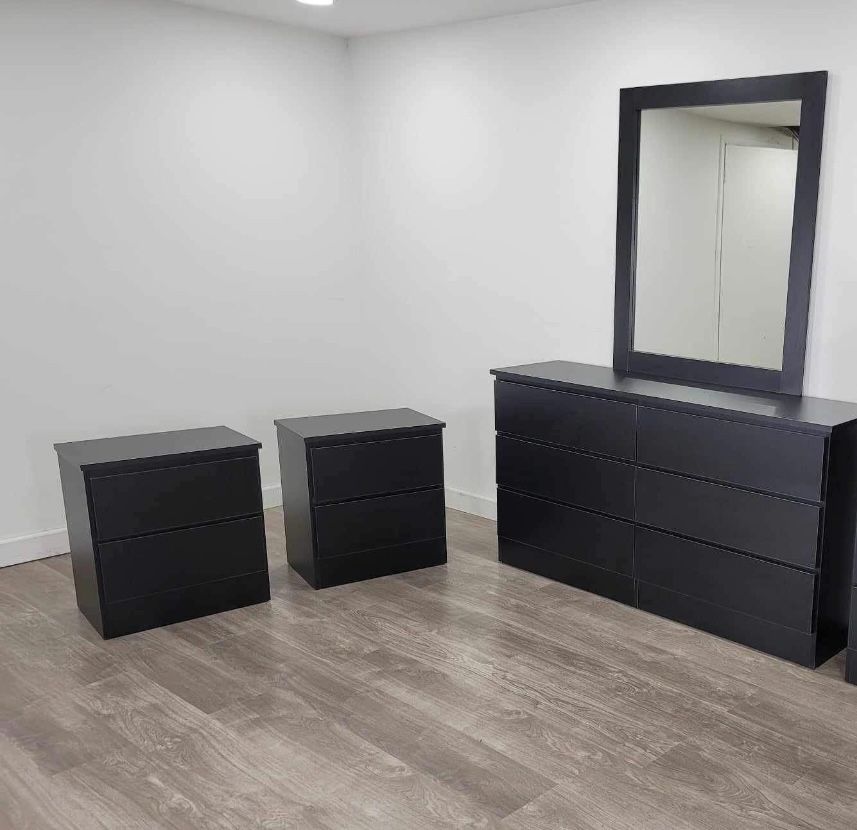 Dresser Whit Mirror And 2 Nightstands - Cómoda Con Espejo Y 2 Mesitas De Noche