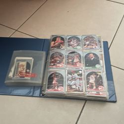 400 plus cards      Baseball Football Basketball and NHL