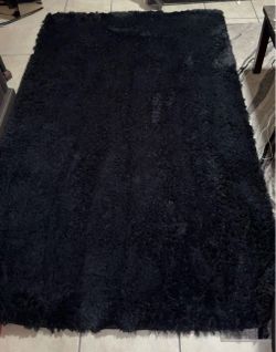 5' × 8' Black Plush/Shag Area Rug