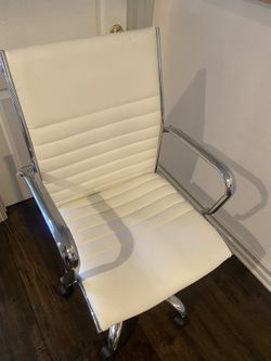 Contemporary Office Chair With Adjustable Height