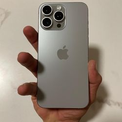 iPhone 15 Pro Max 256GB – Excellent Condition (Unlocked)