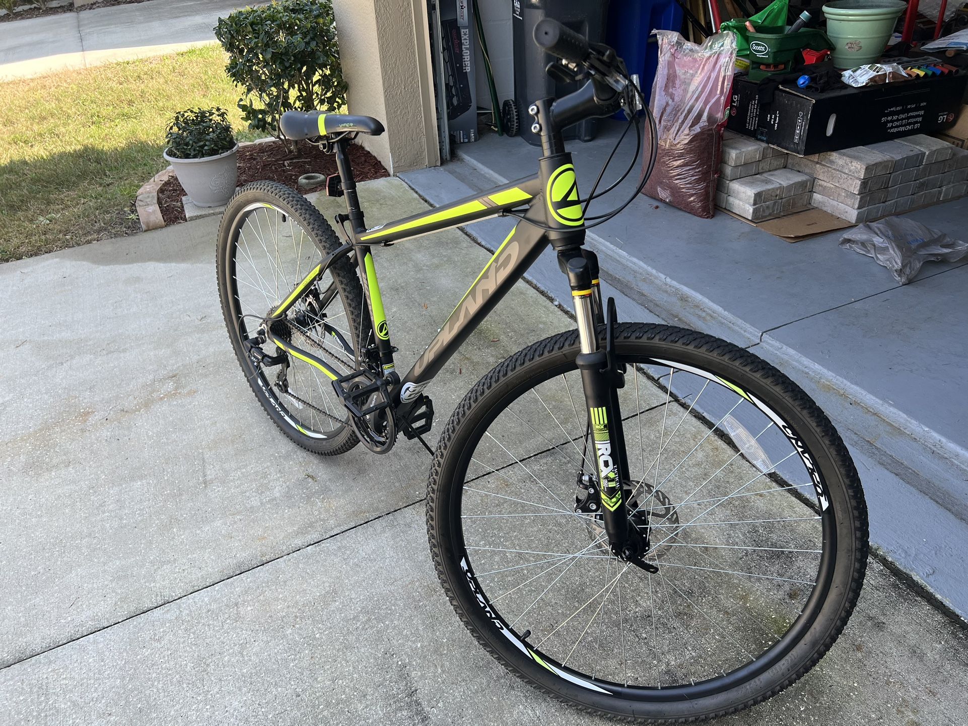 Upland Valor 7 Speed Bike Like New / Asking $110.00 Or Best Offer 