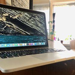2015 MacBook Pro 13” Retina 2.7ghz i5 8GB ram 120 GbSSD Charger Included