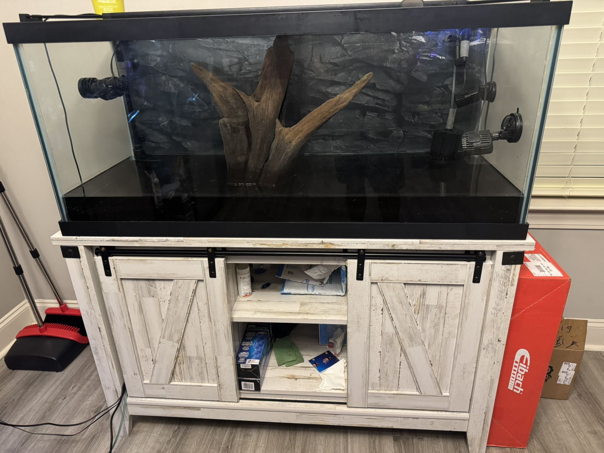75 Gallon Fish Tank And stand