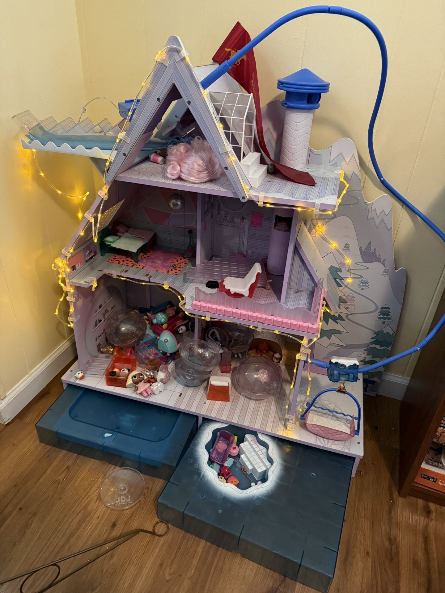 LOL Surprise Ski Chalet Dollhouse