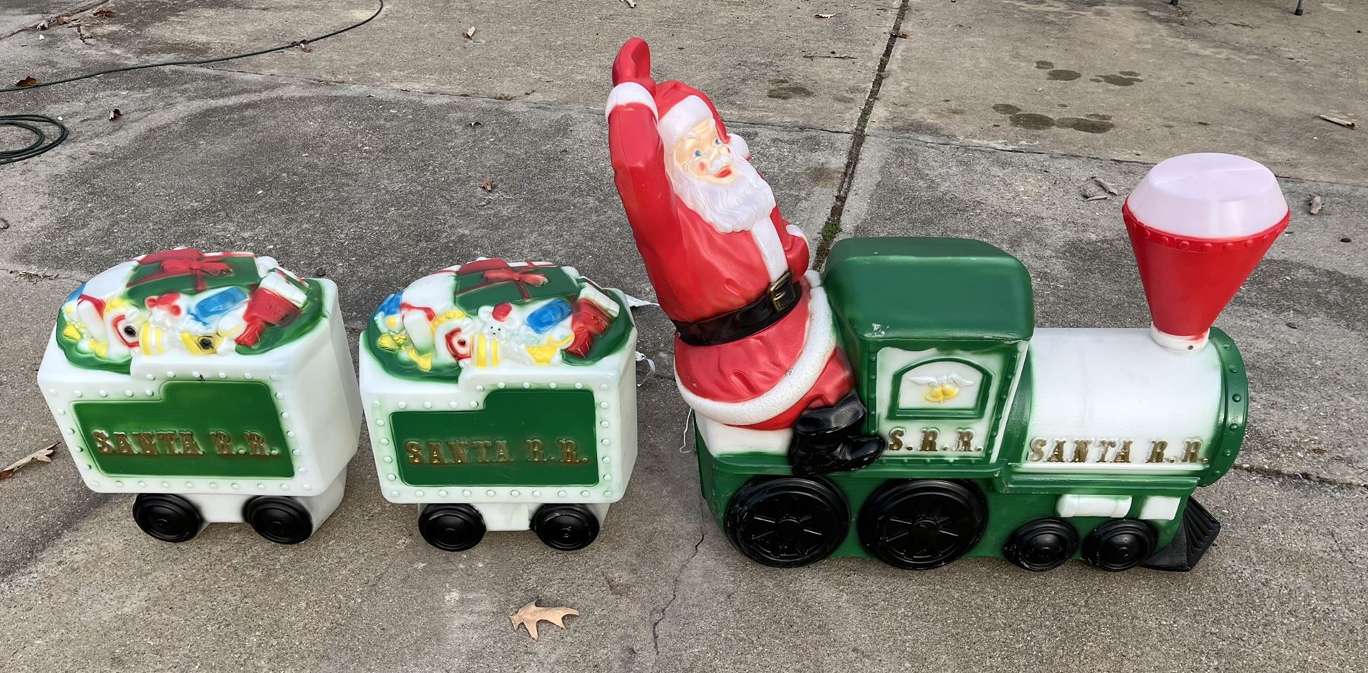 Train W/ 2 Tender Cars Blow Mold 