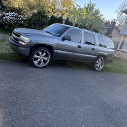 2001 Chevrolet Suburban 1500 LS 4