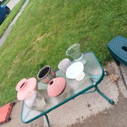 8 Vases