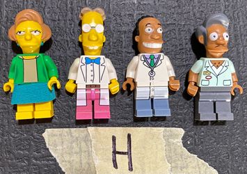 LEGO Simpsons Minifigures – Edna Krabappel, Professor Frink, Dr. Hibbert & Apu with Name Tag – Adult Owned