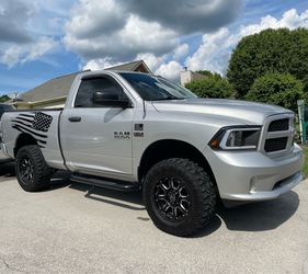 Dodge Ram Truck Regular Single Cab Nerf Bars / Side Step Bars / Tube Steps