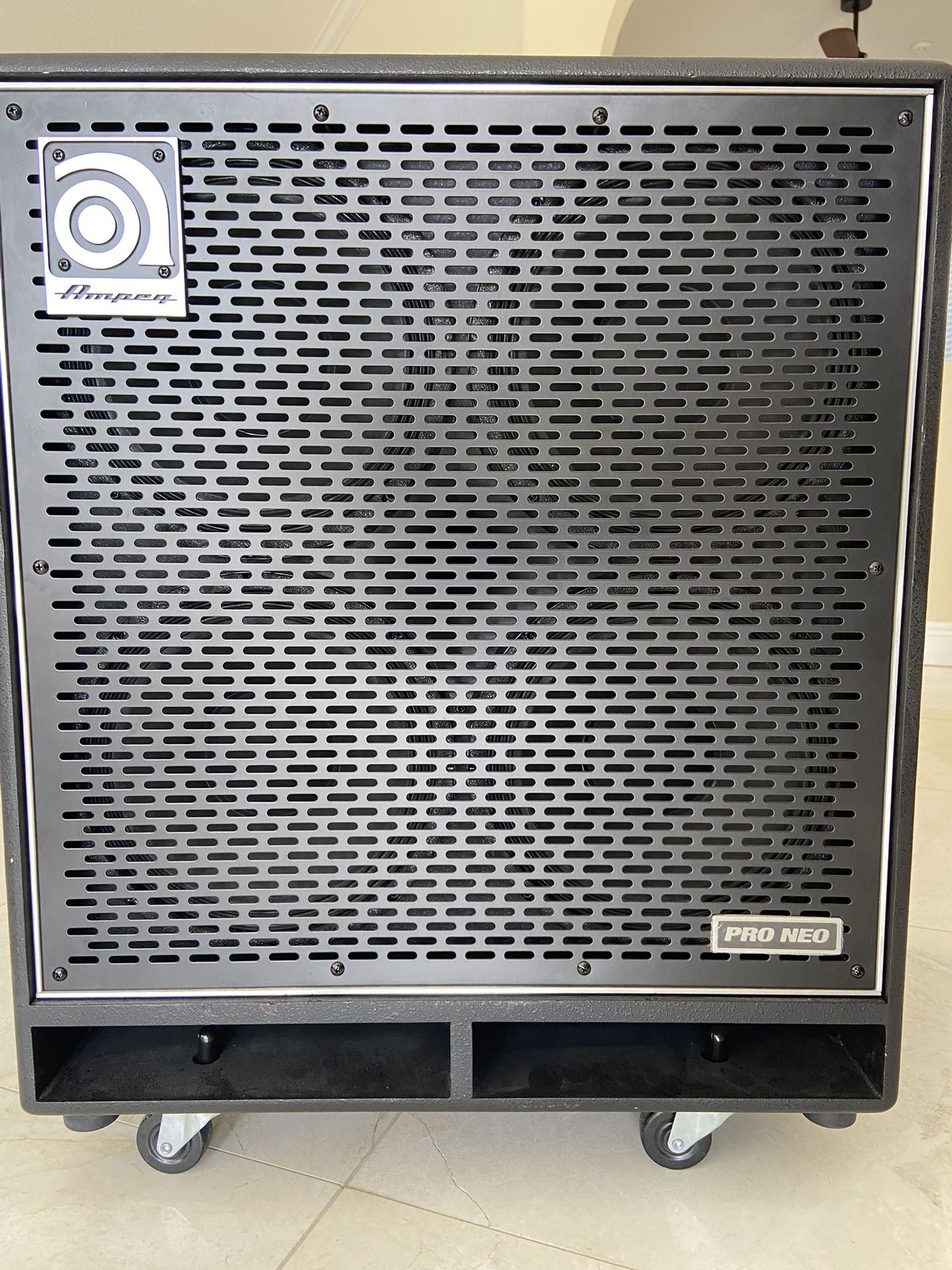Ampeg Pro-Neo 410. 800W 8ohm. 2022