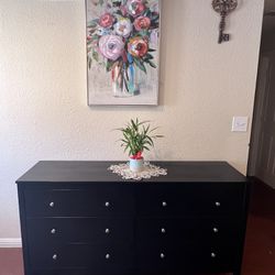 dresser, with 6 drawers 